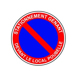 Stationnement gênant devant le local poubelle