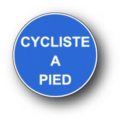 Cycliste à pied